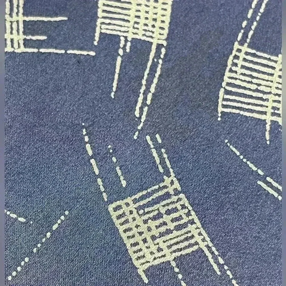 Mario Valentino 100% Imported Silk Tie Abstract